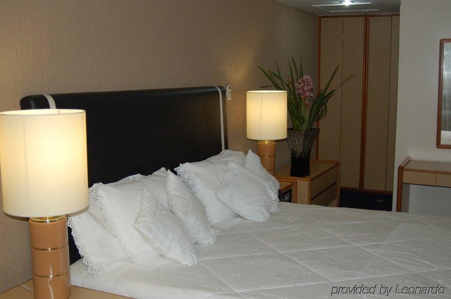 Like Ue Hotel Goiânia Zimmer foto