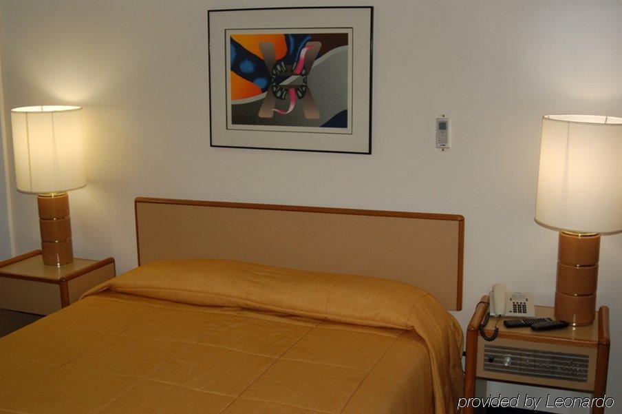 Like Ue Hotel Goiânia Zimmer foto